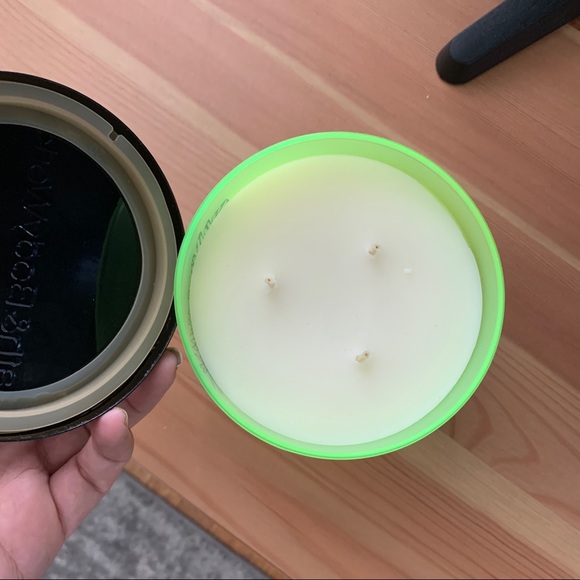 New Bath & body works Island margarita scented 3 wick candle - Picture 2 of 6